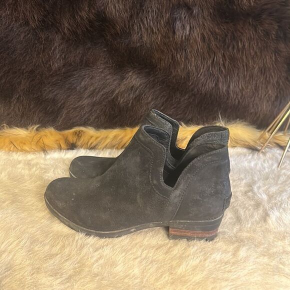 Sorel booties 6.5 (6002) - Picture 5 of 7